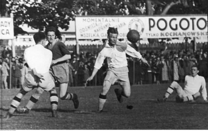 Mecz piłki nożnej Pogoń Lwów - Dąb Katowice we Lwowie, maj 1936 r.