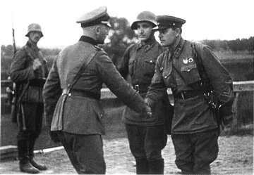 Wrzesień 1939, inwazja ZSRR na&nbsp;Polskę. Spotkanie rosyjskich i&nbsp;niemieckich żołnierzy