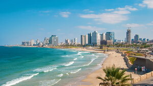 Sposób na zimę? Spędź ją na piaszczystej plaży w Tel Awiwie lub Miami!