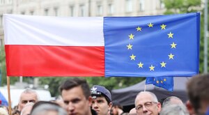 Miniatura: Gaśnie entuzjazm Polaków do UE. Nowy...