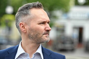 Mimo że Koalicja Obywatelska zdecydowała się w Gdańsku poprzeć Jarosława Wałęsę, to dotychczasowy prezydent miasta Paweł Adamowicz nie podjął decyzji o rezygnacji z kandydowania. – Złamał dane nam słowo – ocenił Wałęsa. 