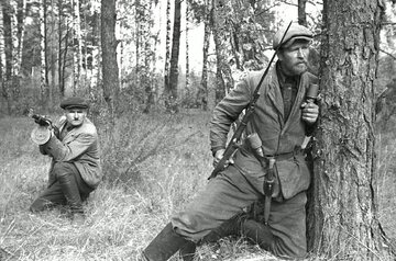Sowieccy partyzanci na&nbsp;Białorusi, 1943 rok.
