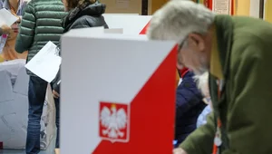 Miniatura: Znamy wyniki exit poll. Pięć formacji w...