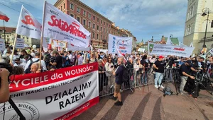 Miniatura: Protestują przeciwko reformom Nowackiej....