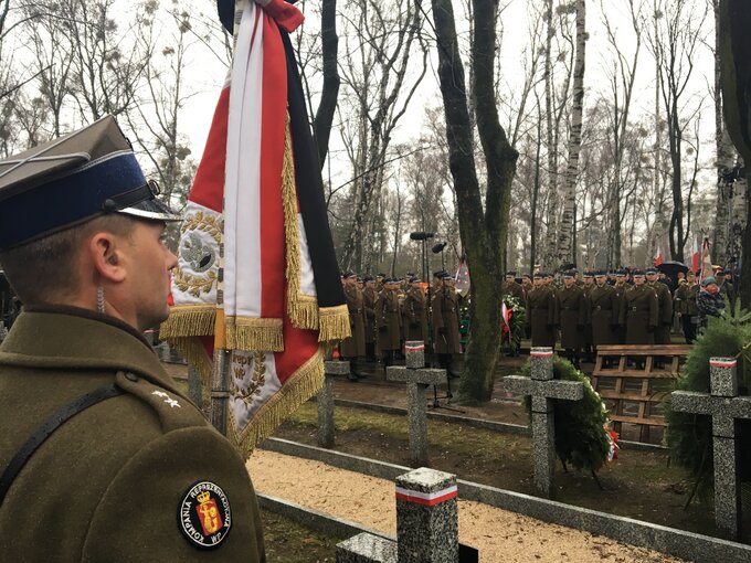 Pogrzeb płk. Matuszewskiego i mjr. Rajchamna na Wojskowych Powązkach