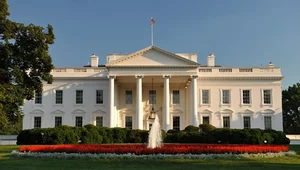 Miniatura: Biały Dom częściowo wyburzony. Trwa budowa...