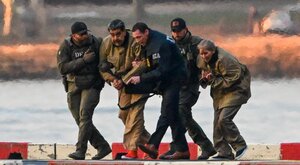 Miniatura: Pokaz siły hegemona