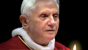 Miniatura: Przegląd religijny: Benedykt XVI – obrońca...