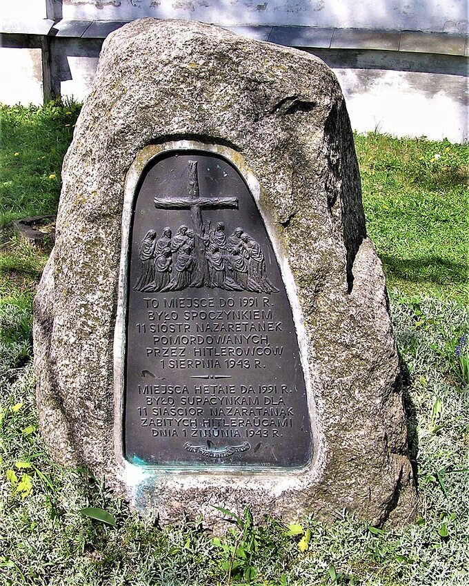 Kamień upamiętniający rozstrzelane przez Niemców Nazaretanki z Nowogródka