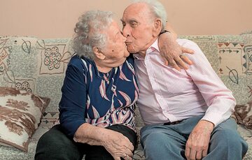 – Świętych nie ma, ale po prostu nie skaczemy sobie do gardeł – mówią Helena i Zygmunt Rogalscy, którzy są małżeństwem od 73 lat