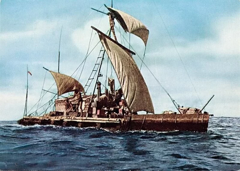 Tratwa z wyprawy Kon-Tiki, którą Norwegowie przepłynęli Pacyfik