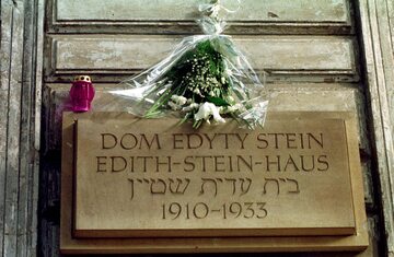 11.10.1998 papież Jan Paweł II kanonizował Edytę Stein
