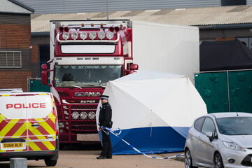 39 osób, których ciała znaleziono w naczepie ciężarówki w południowo-wschodniej Anglii, było obywatelami Chin.