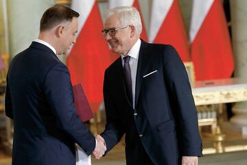9 stycznia prezydent Andrzej Duda wręczył prof. Jackowi Czaputowiczowi (z prawej) nominację na ministra spraw zagranicznych