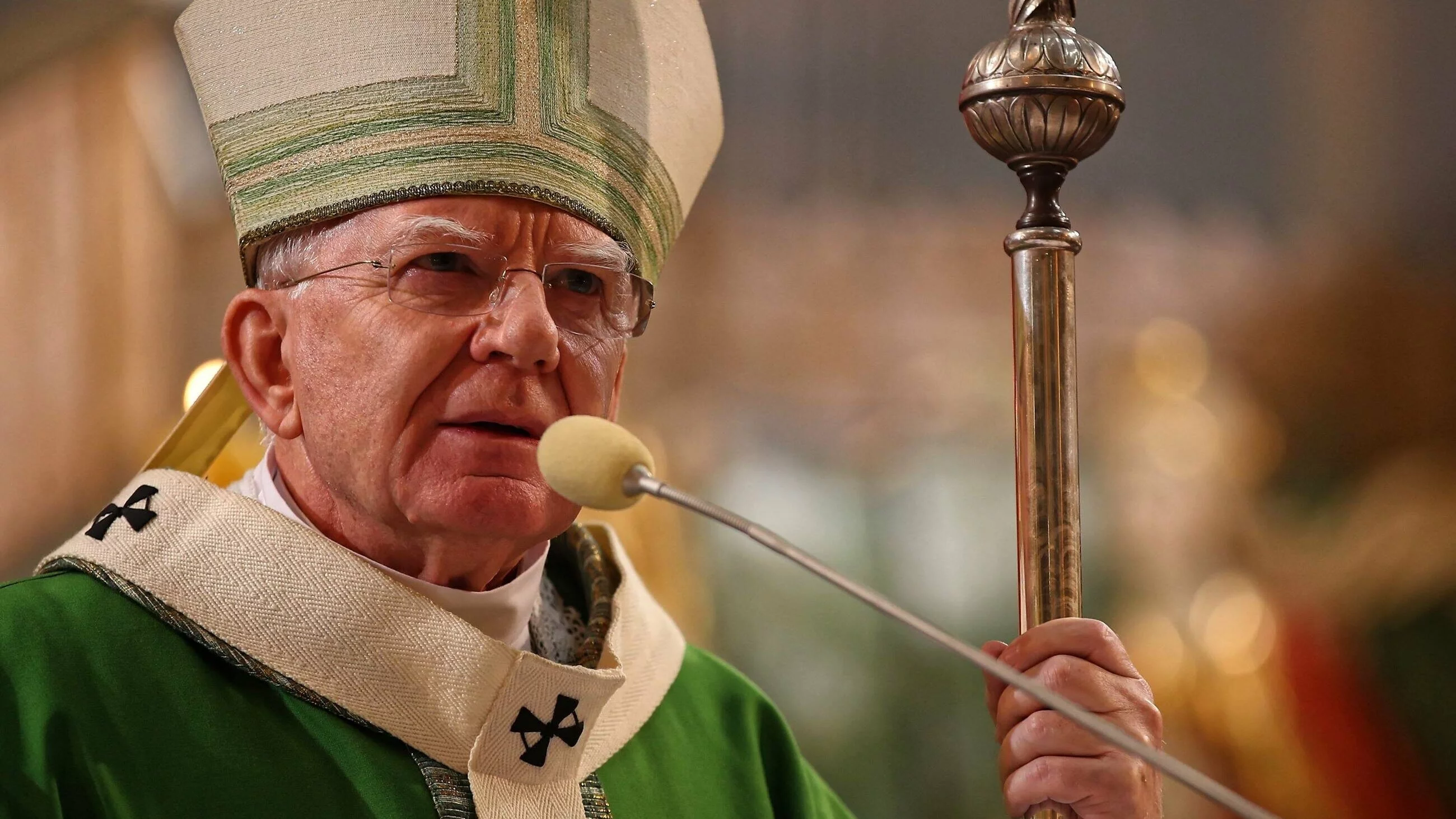 Abp Jędraszewski uderza w rząd. "Pluli na polskich żołnierzy"