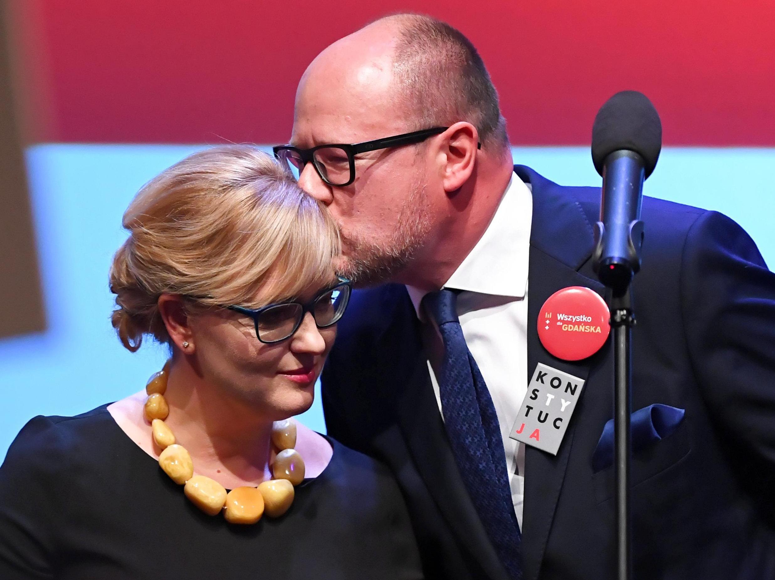 Paweł Adamowicz z żoną Magdaleną podczas wieczoru wyborczego 4 listopada br.