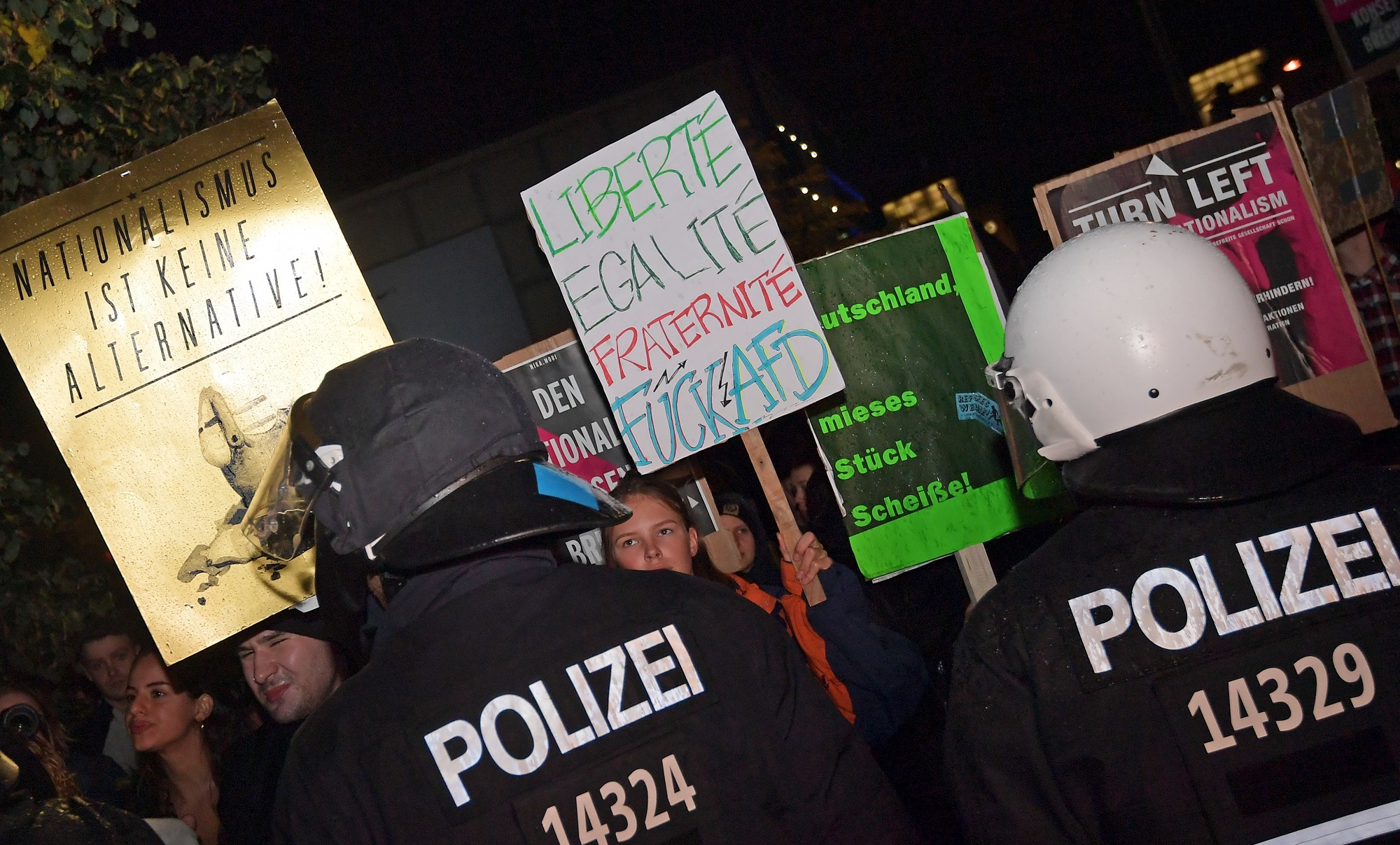 Protesty przeciwko AfD rozpoczęły się od razu po ogłoszeniu wyników wyborczych