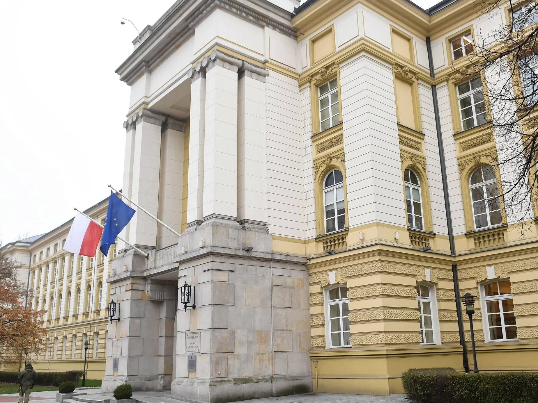 Kobieta miała kanister, chciała rozmawiać z premierem. Akcja służb przed KPRM