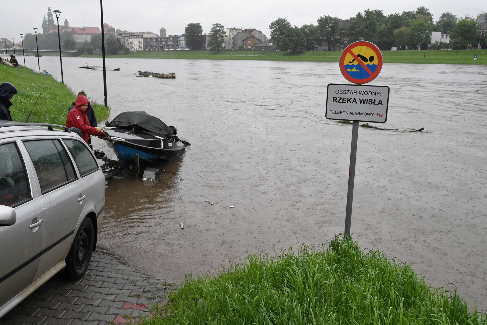 Zalane bulwary nad Wisłą w Krakowie