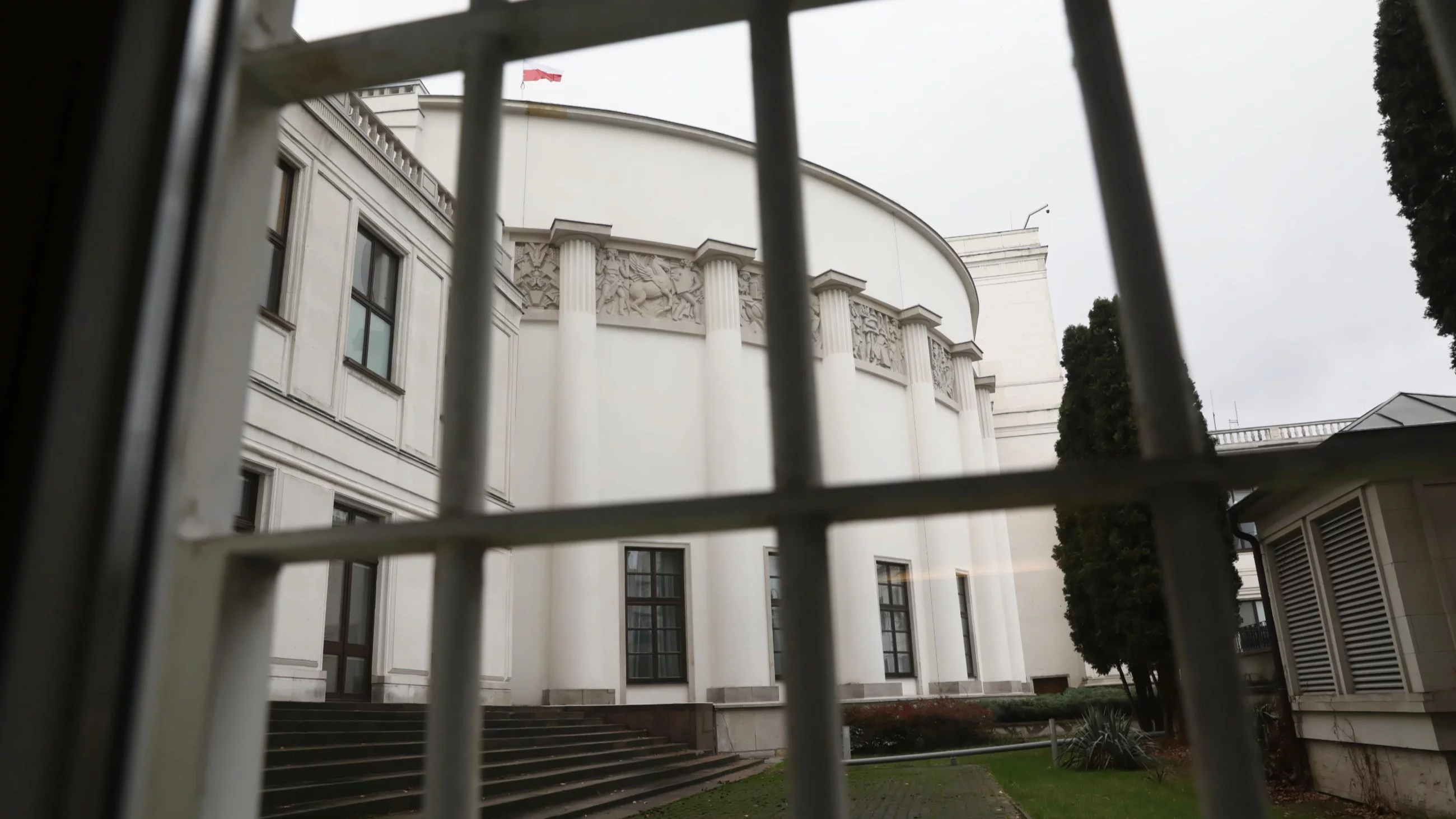 Koniec z alkoholem w Sejmie. "Wczoraj była zielona noc"