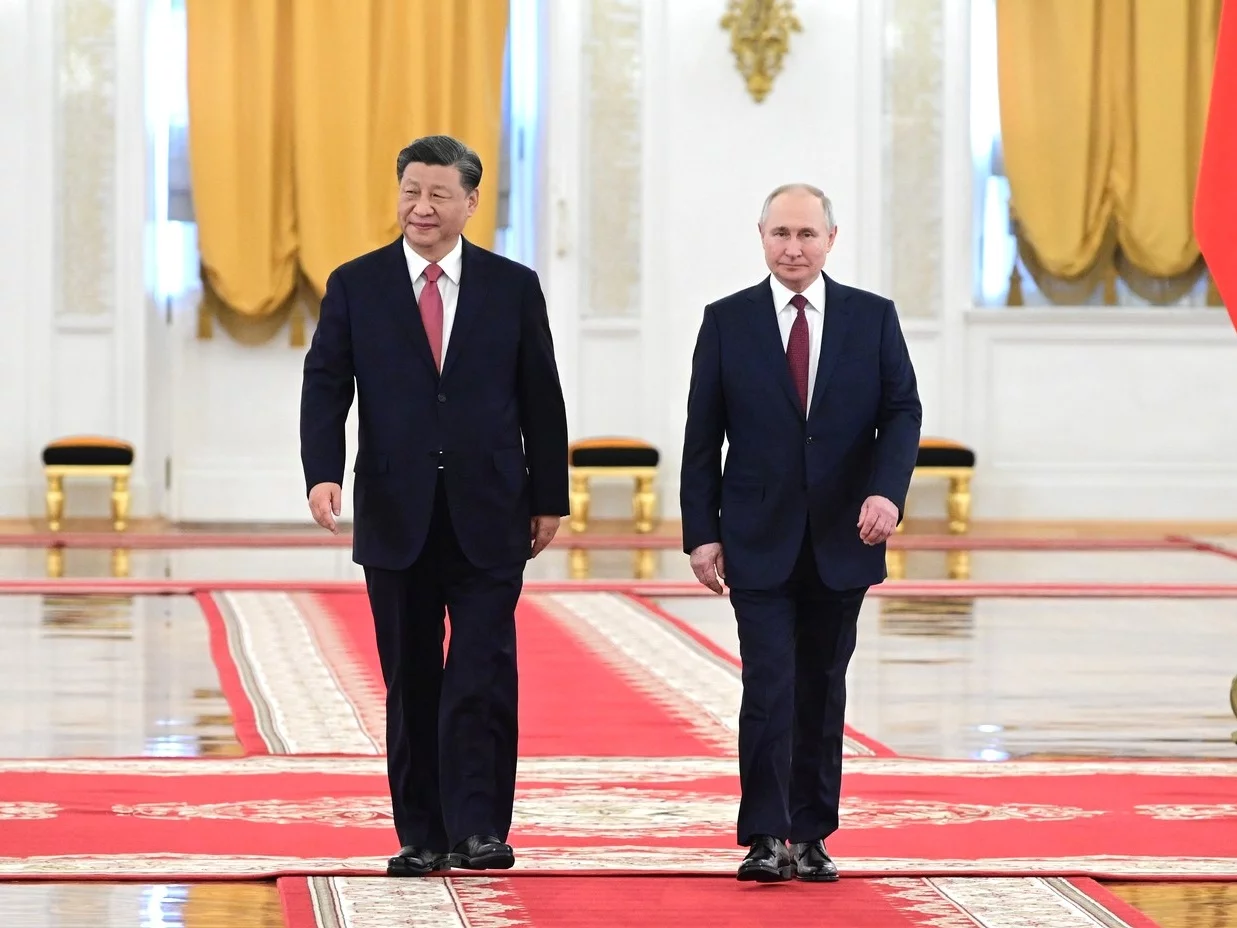 Przywódca Chin Xi Jinping i prezydent Rosji Władimir Putin