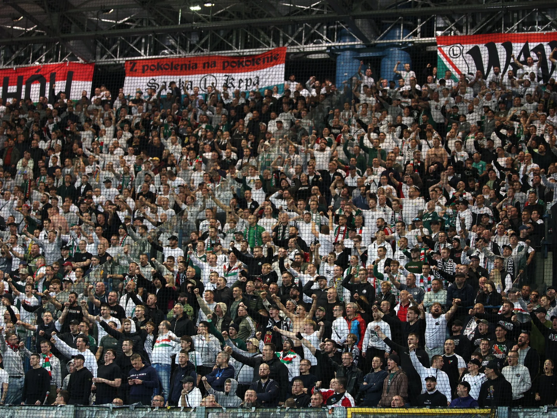 Transparent o Wołyniu na meczu Legii z Szachtarem. Reaguje ambasador Ukrainy