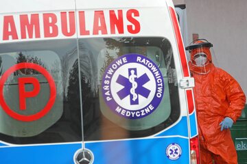 Ambulans pogotowia ratunkowego