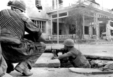 Amerykańscy marines podczas bitwy w Hue