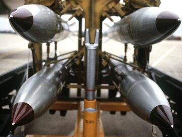 Amerykańska bomba atomowa, wersja B-16