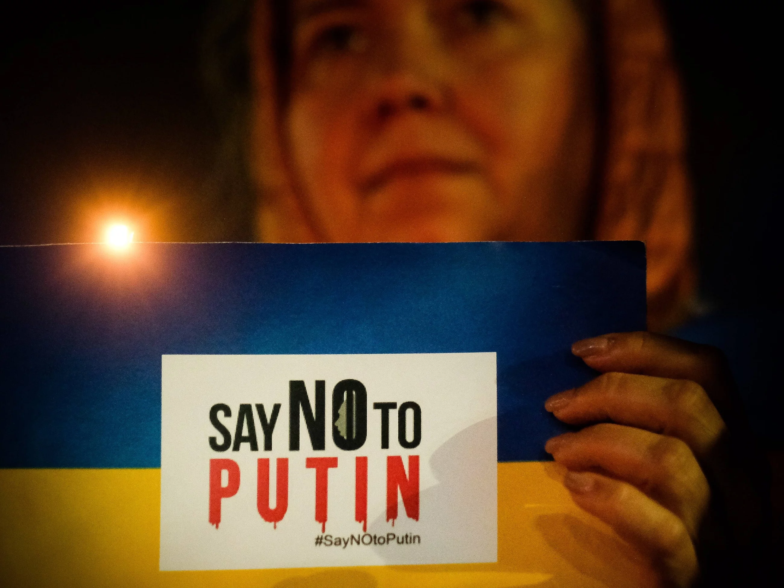 Protest Amnesty International przeciwko działaniom Rosji na Ukrainie