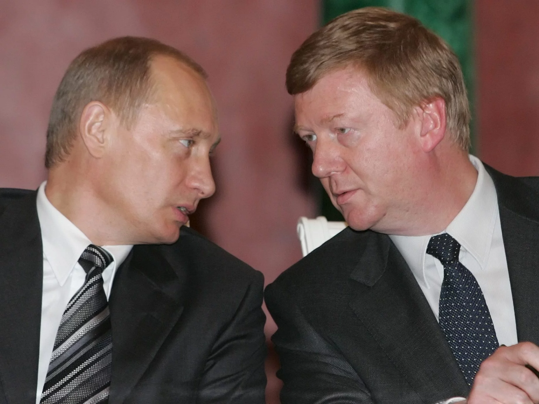 Władimir Putin i Anatolij Czubajs na Kremlu