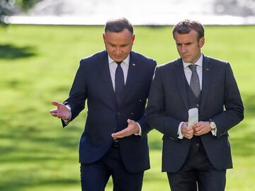 Andrzej Duda i Emmanuel Macron podczas spotkania w Paryżu