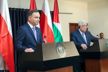 Andrzej Duda i Mahmud Abbas na spotkaniu z dziennikarzami