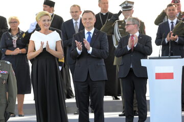 Andrzej Duda podczas uroczystości przejęcia zwierzchnictwa nad Siłami Zbrojnymi RP na placu Piłsudskiego w Warszawie