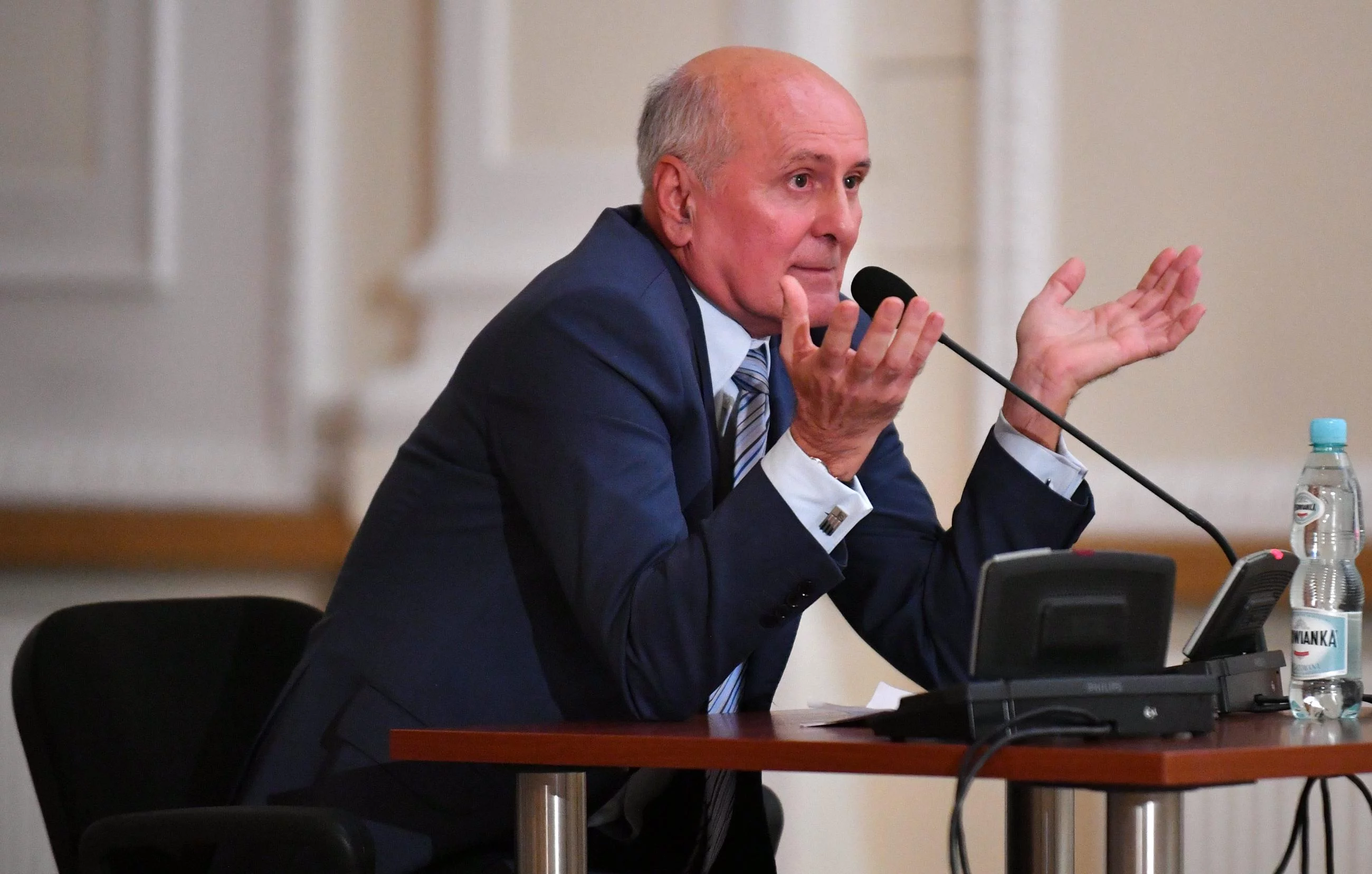 Andrzej Waltz, mąż Hanny Gronkiewicz-Waltz podczas rozprawy Komisji Weryfikacyjnej