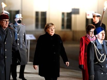 Angela Merkel podczas ceremonii pożegnania w Berlinie
