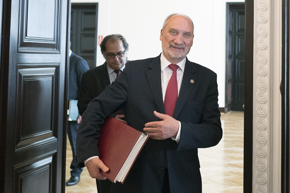 Antoni Macierewicz, szef MON