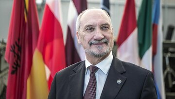 Antoni Macierewicz, szef MON