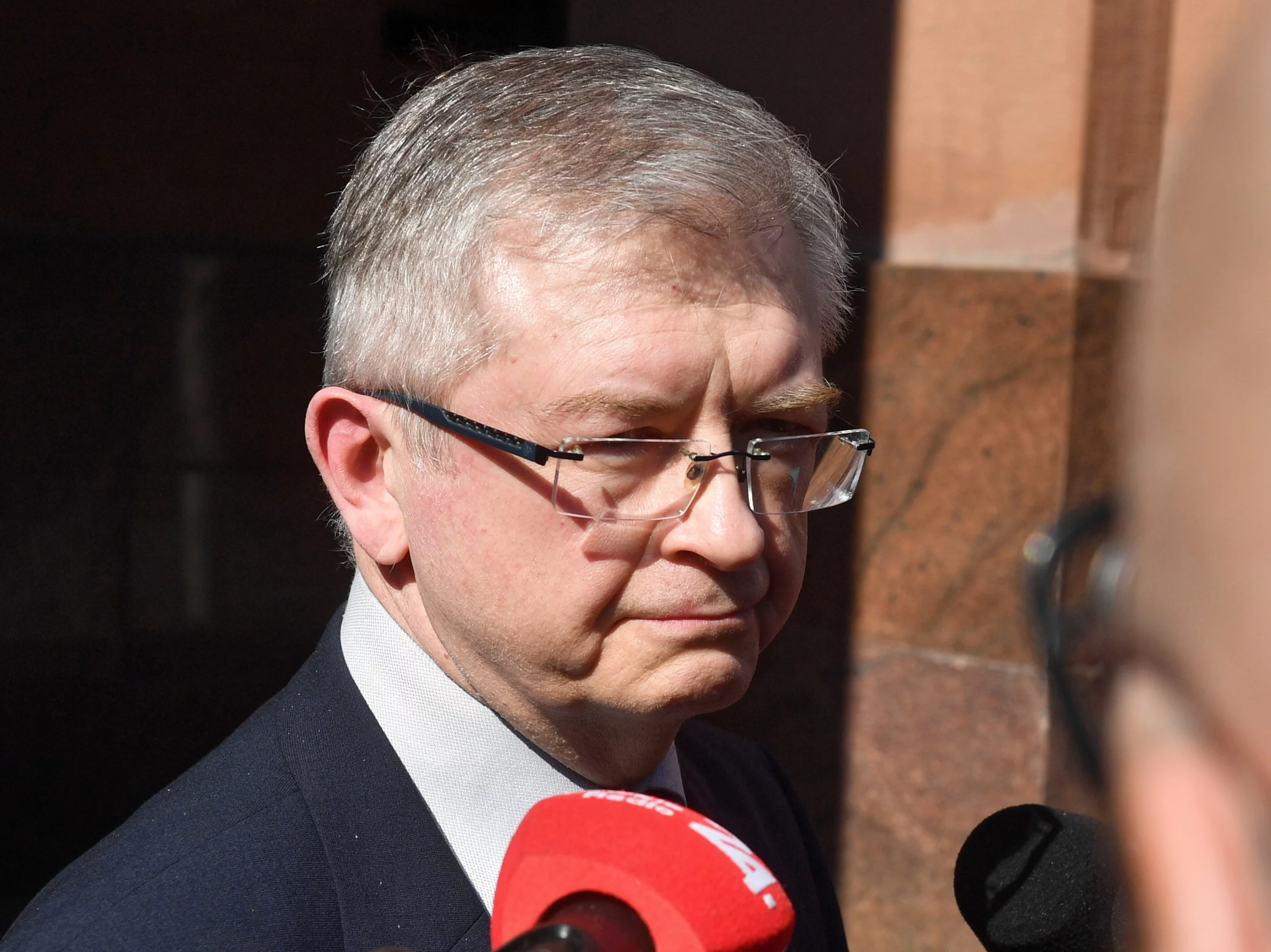 Arcybiskup pożegnał ambasadora Rosji. Wręczył mu prezent