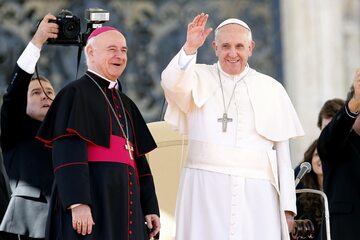 Arcybiskup Vincenzo Paglia wraz z papieżem Franciszkiem, Watykan