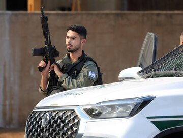 Atak Hamasu. Izraelski policjant na warcie
