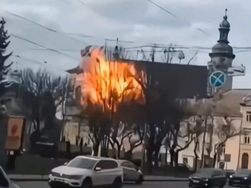 Dron uderzył w budynek we Lwowie