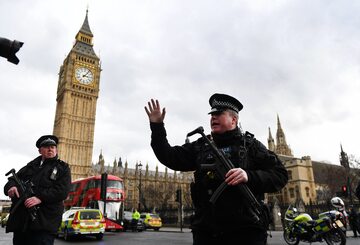 Atak nożownika pod brytyjskim parlamentem