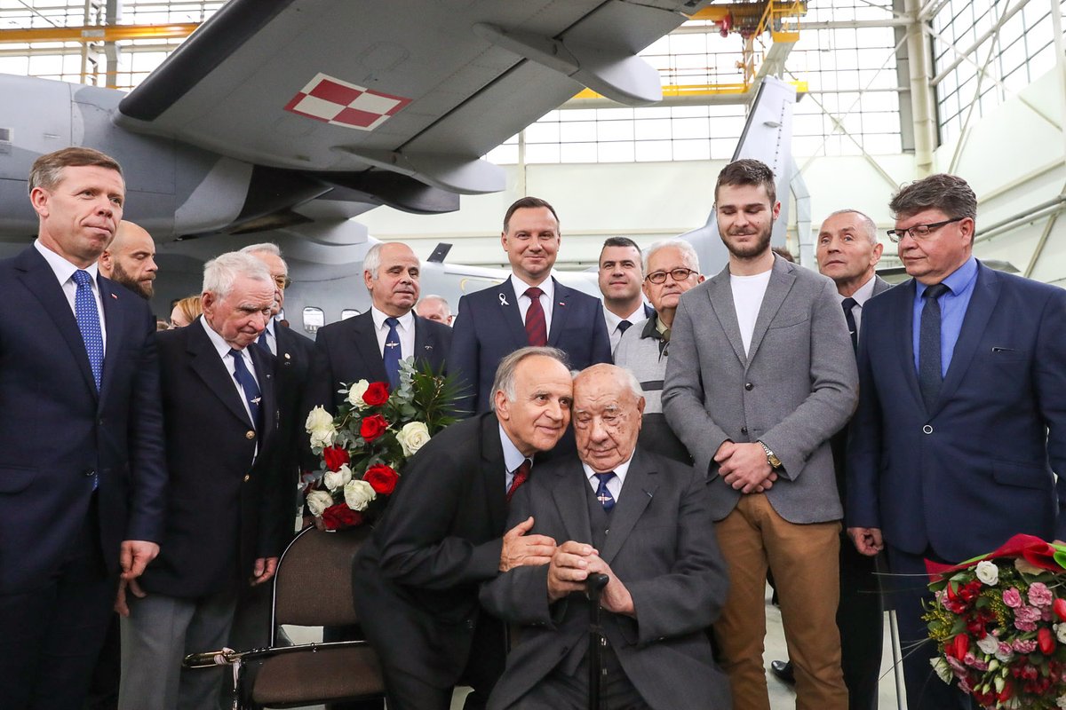 Prezydent wręczył awans generalski weteranowi II wojny światowej