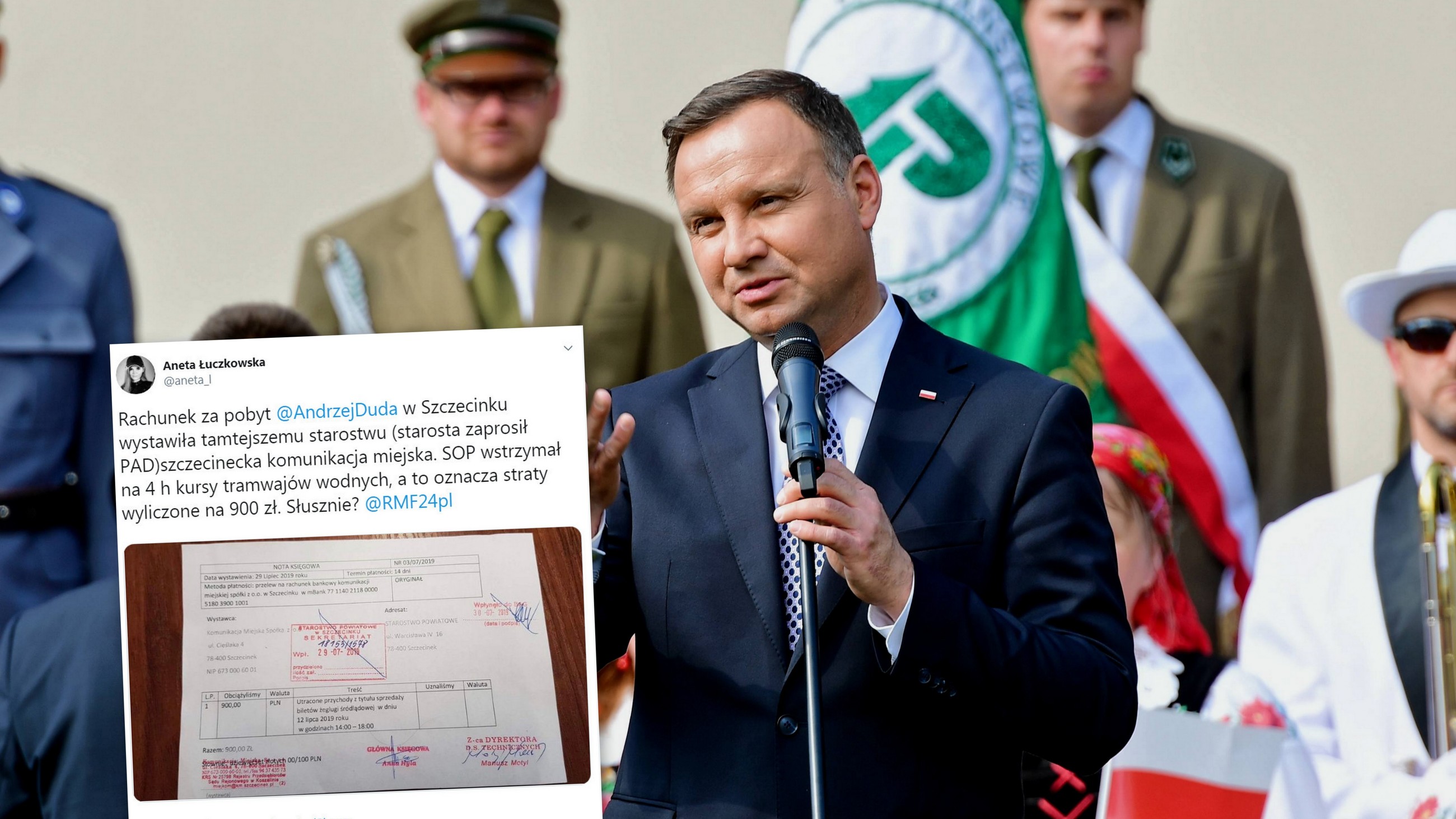 Prezydent Andrzej Duda podczas spotkania z mieszkańcami na placu przy pomoście zamkowym w Szczecinku.