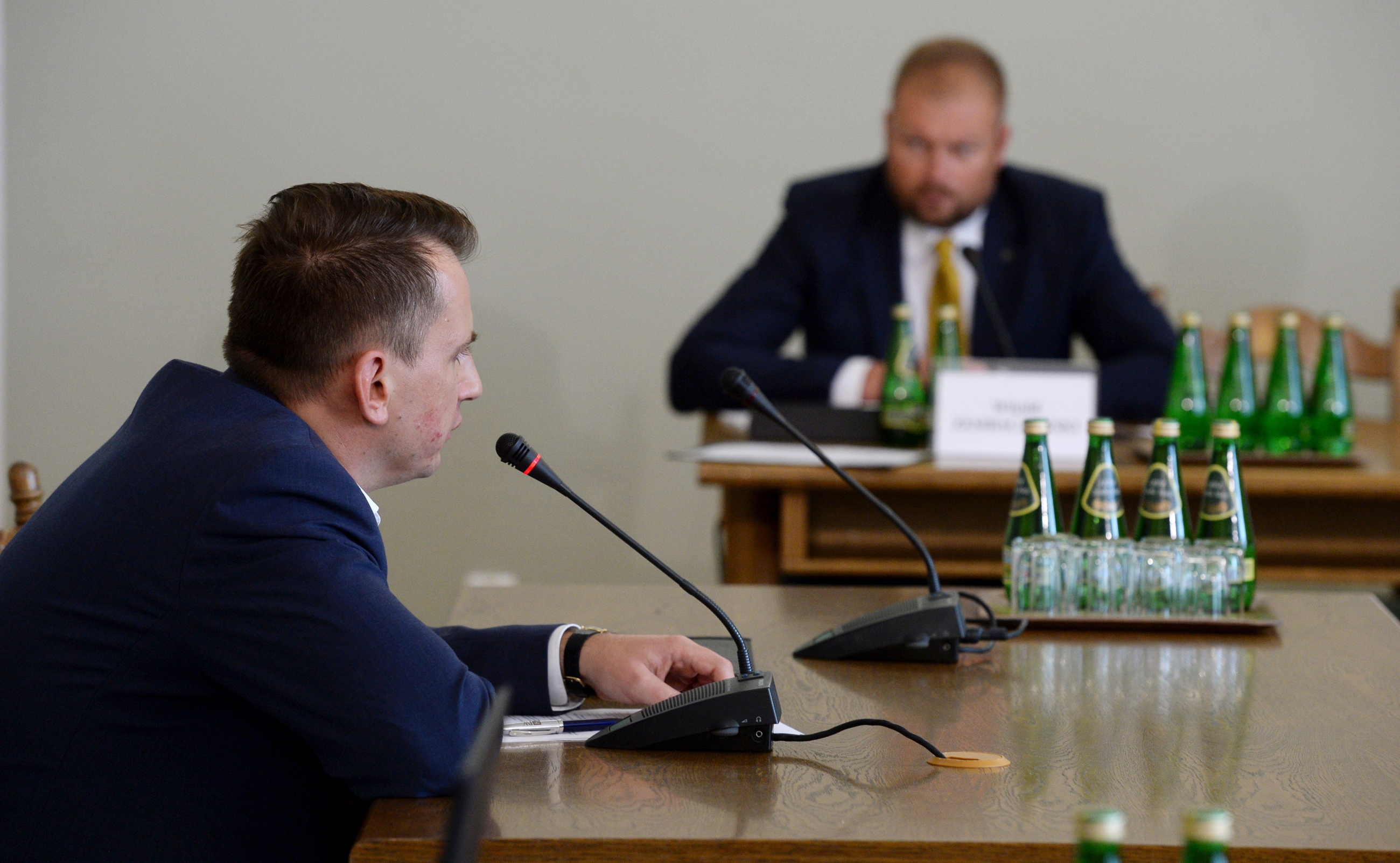 B. prezes Finroyal zeznaje przed komisją