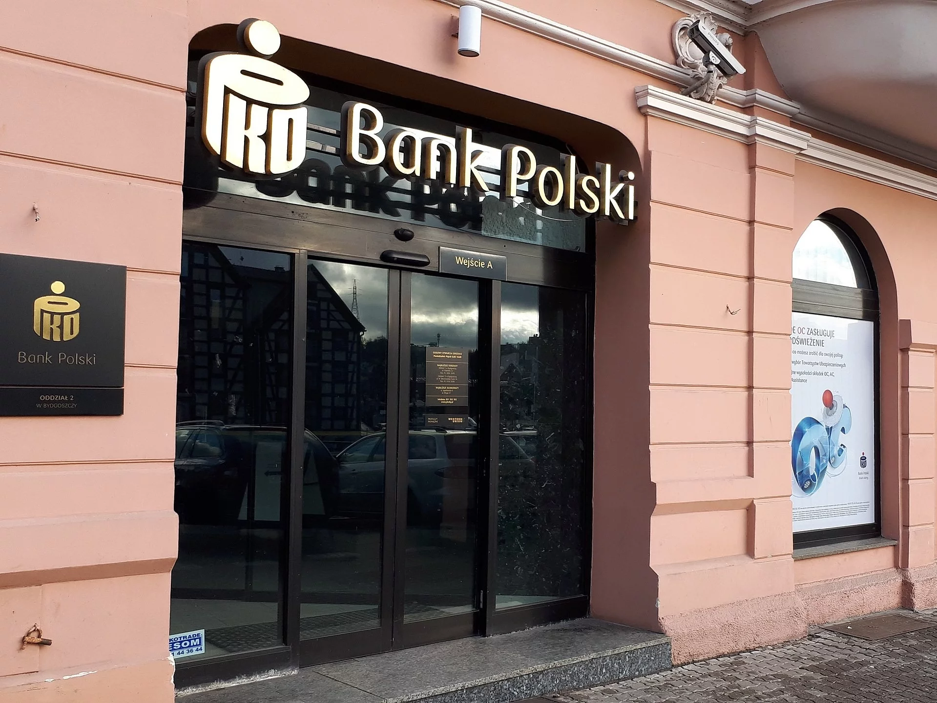 Polski bank ostrzega przed oszustwem na "darmowe szkolenia"