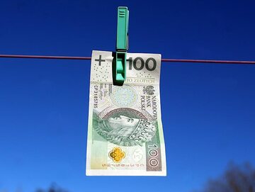 Banknot 100 zł, zdjęcie ilustracyjne