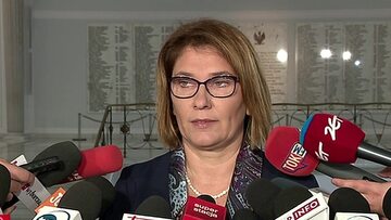 Beata Mazurek, briefing w Sejmie
