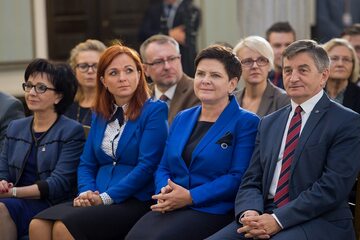 Beata Szydło i Marek Kuchciński podczas uroczystości w Sejmie